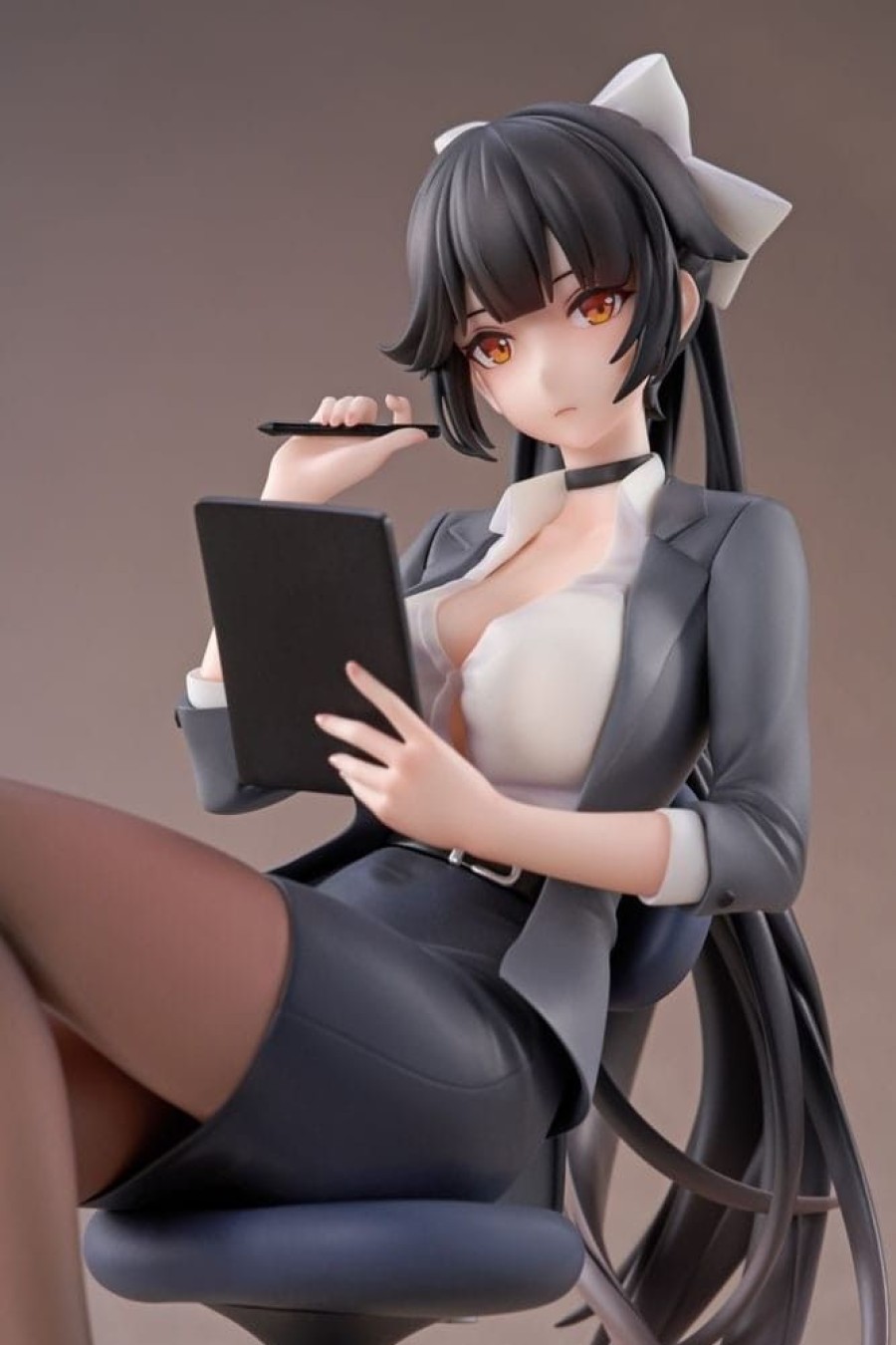 To Category Anime / Manga AniGame | Azur Lane - Takao Statue / Office Lady Ver.: Anigame