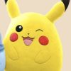 Shop Default Plushies/Pillows | Pokemon - Winking Pikachu Squishmallows Pluschfigur: Jazwares